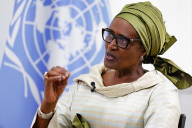 Portrait of Winnie Byanyima in conversation